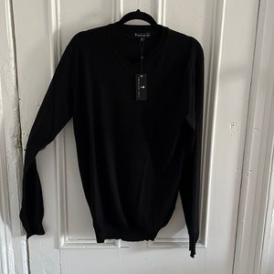 NWT Men’s Fitted V-Neck Sweater (Size: Medium Tall)